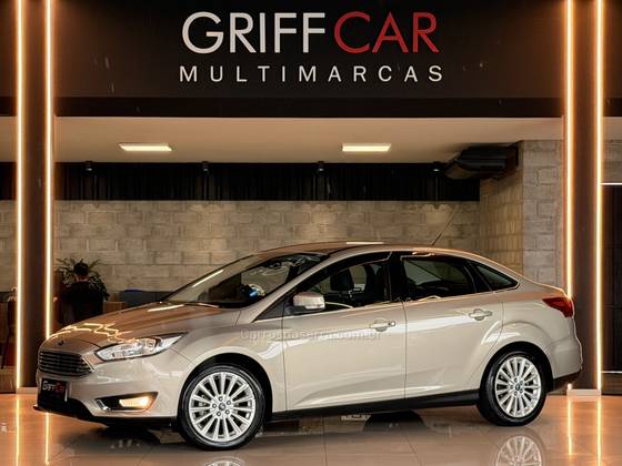 FORD FOCUS 2.0 TITANIUM PLUS FASTBACK 16V FLEX 4P POWERSHIFT